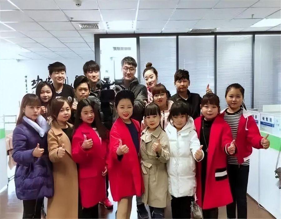 19年四川最美袖珍女结婚30岁长得像10岁婚后生活让人担忧