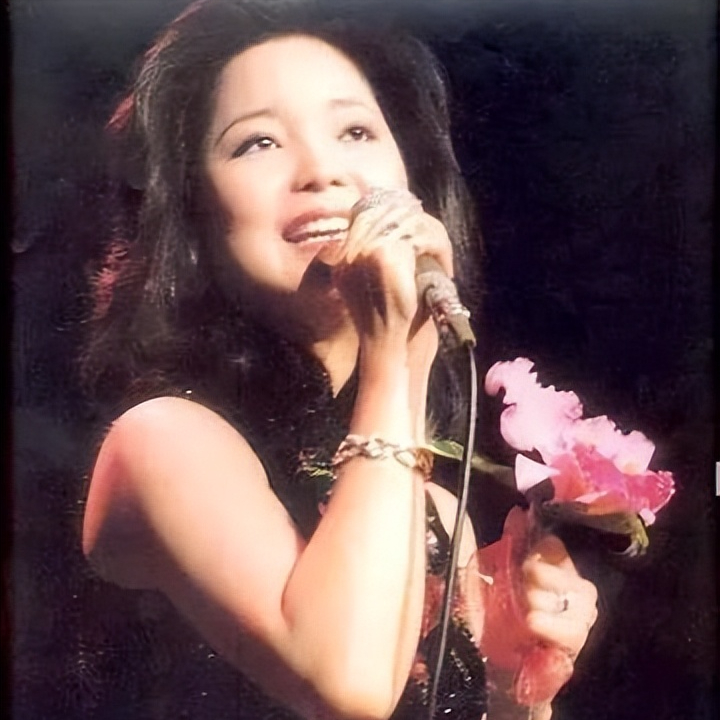 高凌风被琼瑶捧红靠冬天里的一把火爆火患血癌无人送终