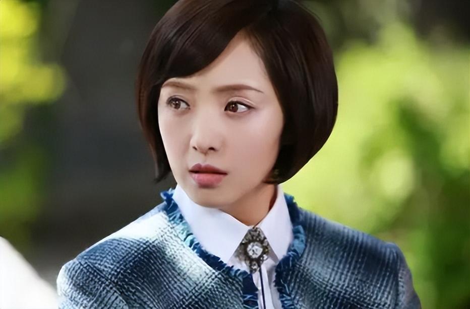 刘晓洁,原名刘怡彤,出生于辽宁.