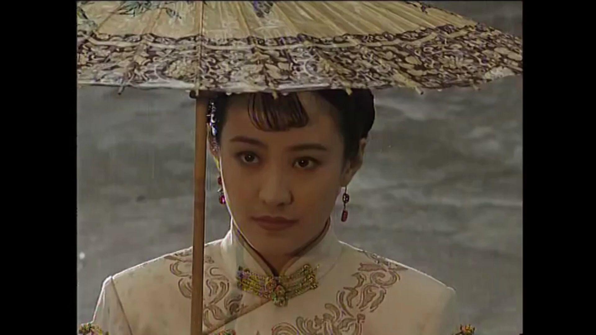 嫁大13岁名导被捧红丈夫病逝后不愿再演戏55岁至今未婚无子嗣