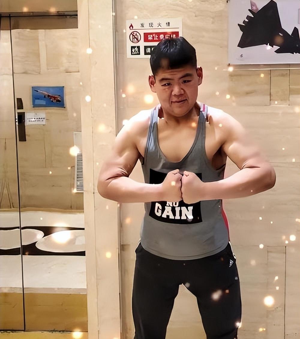 回顾首胖王浩楠为爱暴瘦480斤成名后和娇妻离婚网友飘了