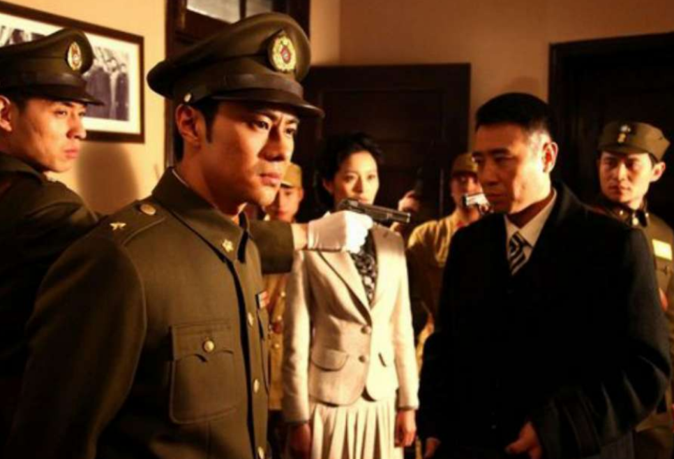 他出生演艺世家长得是真帅戏也好出道26年却不火可惜了