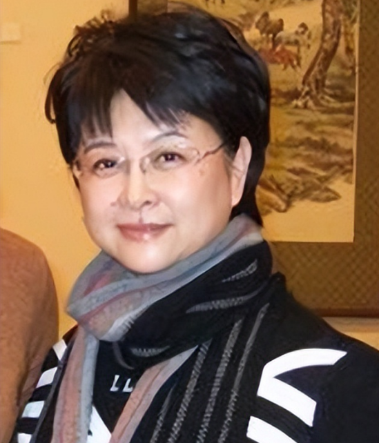 回顾央视已去世的10位主持人坠楼患癌意外每一位都很可惜