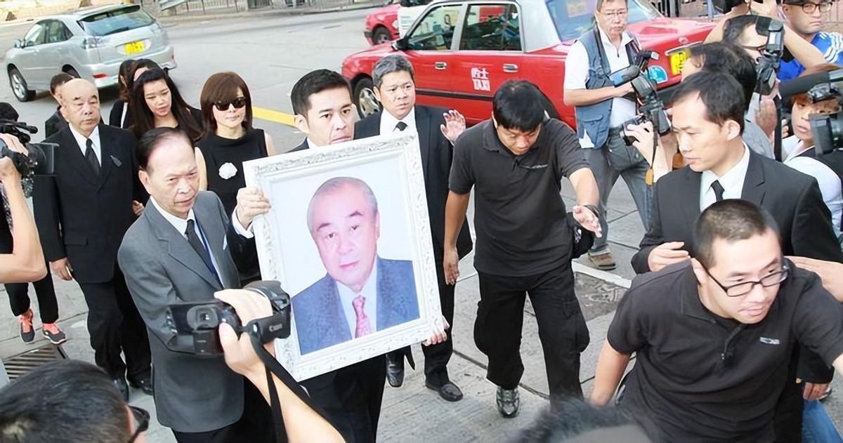 演员关山与女儿28年断绝来往女儿关之琳为其准备400万墓地