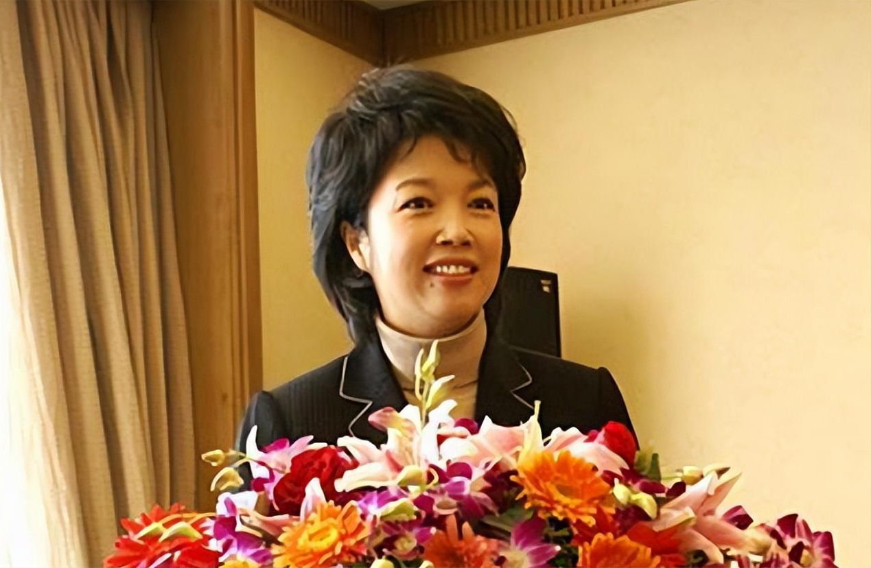 回顾黄薇与蔡国庆青梅竹马照顾偏瘫父亲11年九旬老母让她泪目
