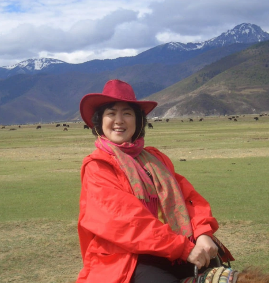 作为我国非常优秀的一位女高音歌唱演员著名歌唱家万山红不仅深受大众