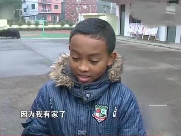 2010年浙江农村奶奶收养的黑人男孩如今为报恩立下目标考浙大