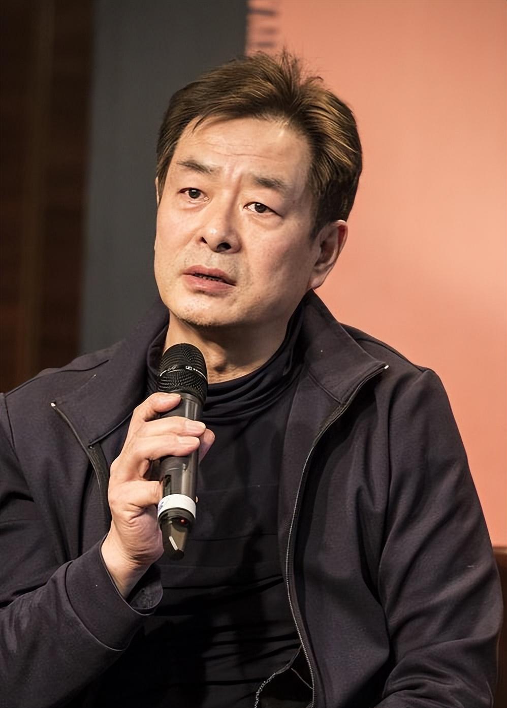 濮存昕:家人相继离世,如今70岁的我不敢老去,还要照顾老母亲