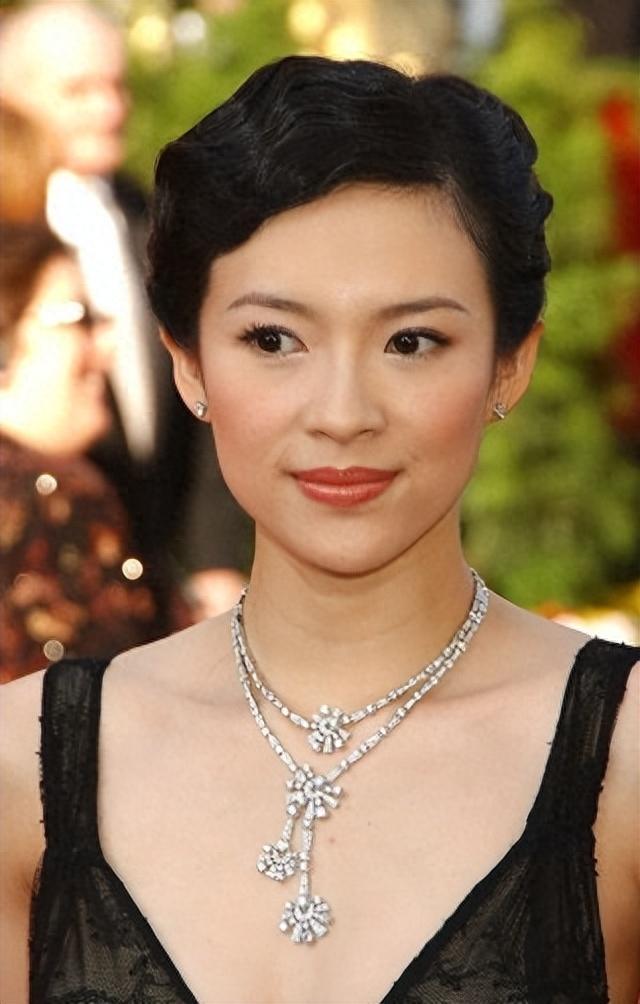 镜头前美若天仙真人黑瘦干瘪这9位上镜脸的女星反差好大