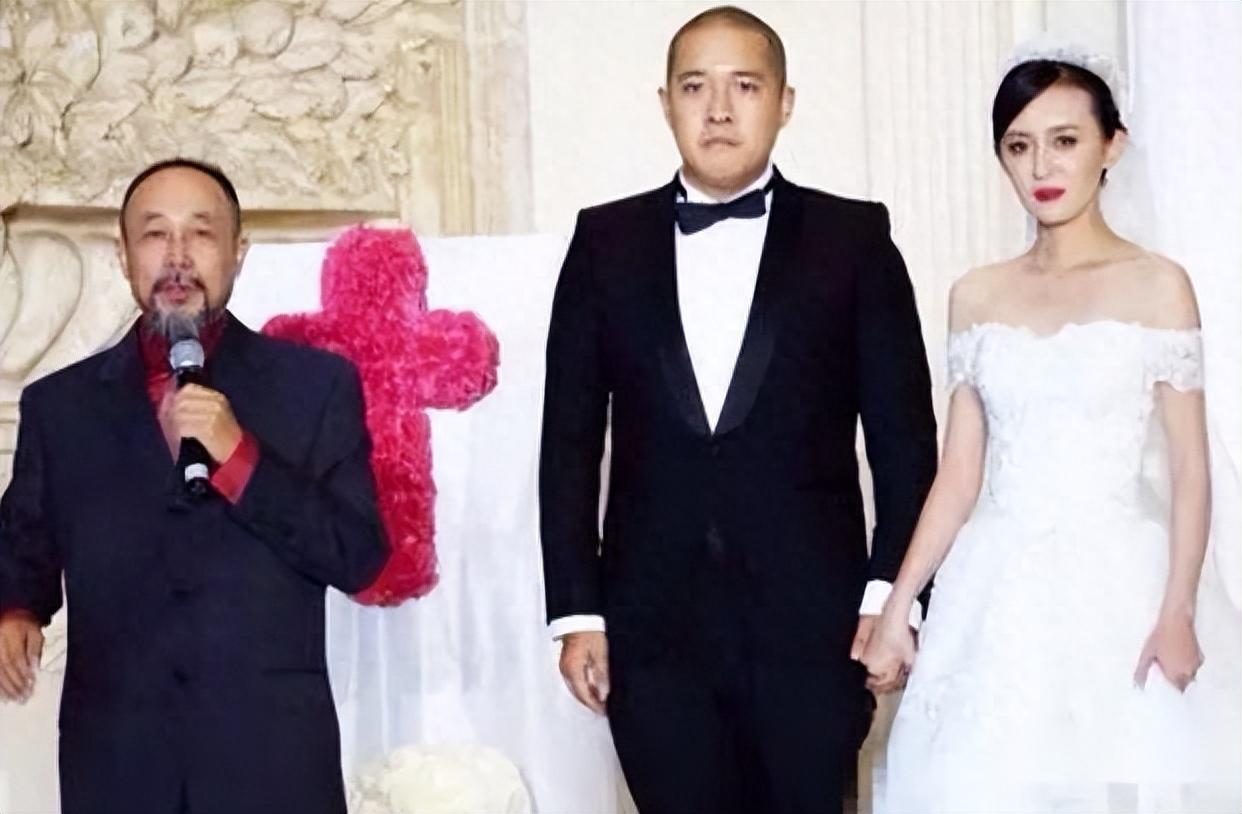 回顾霍凡被丈夫张丰毅宠溺结婚29年无儿女用爱温暖了继子