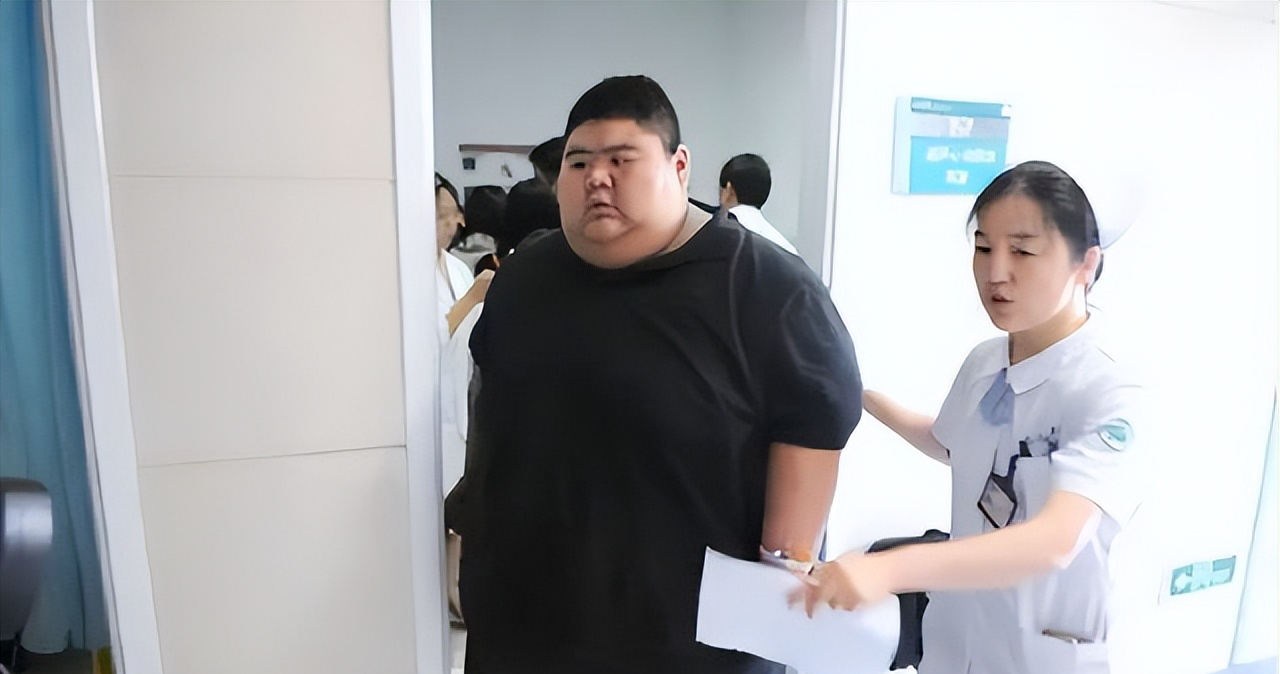 回顾首胖王浩楠为爱暴瘦480斤成名后和娇妻离婚网友飘了