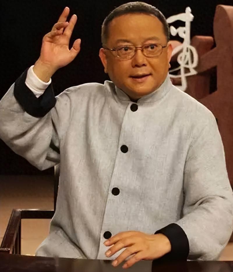 王刚勤勤恳恳的奋斗了一生结果老来得子让他失去了往日的光彩