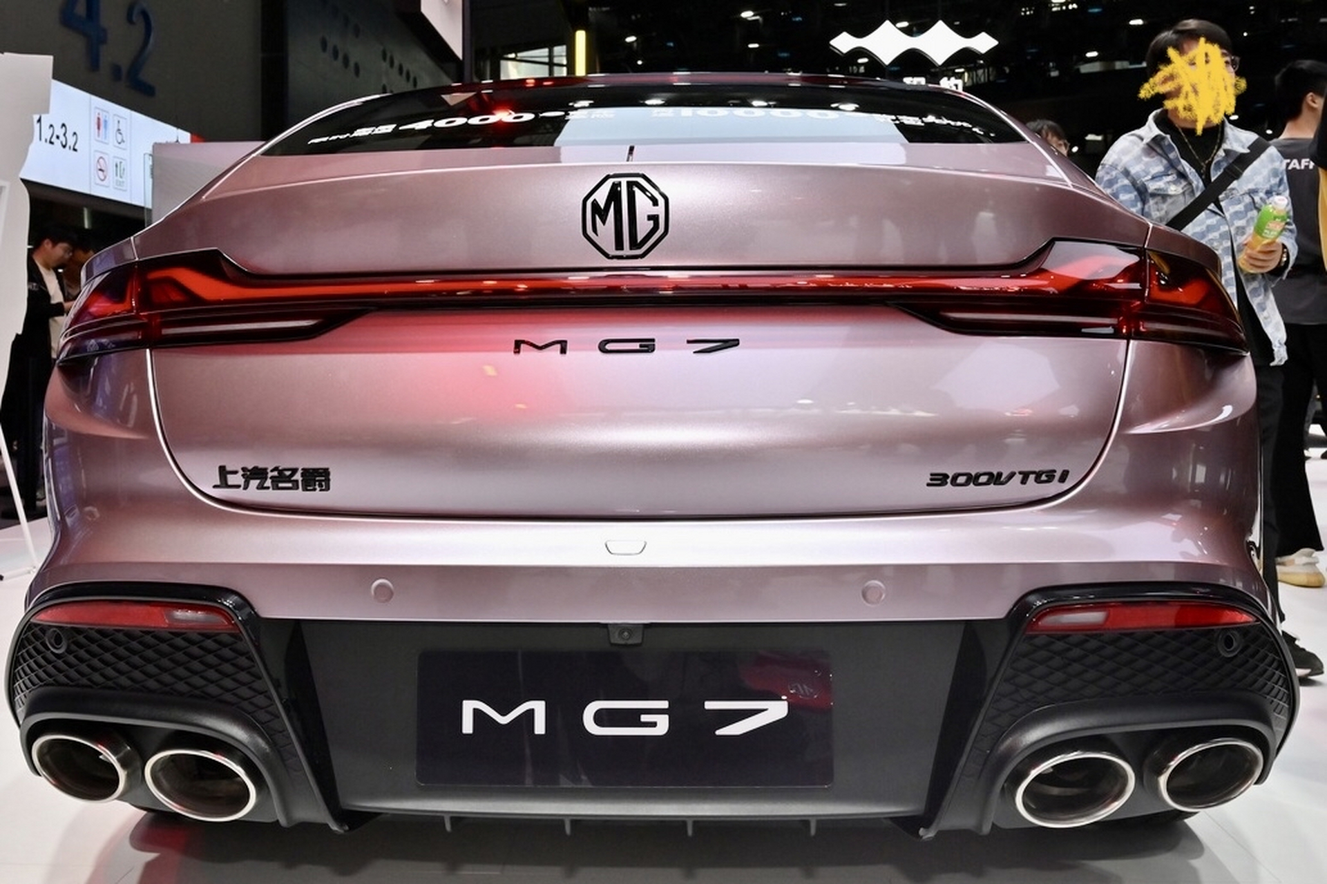 上汽名爵7,年轻时尚,动感运动,颜色也是靓的一逼,好车一部