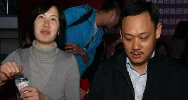 奥运举重冠军占旭刚:退役后迎娶初恋空姐,已是副厅干部未来可期