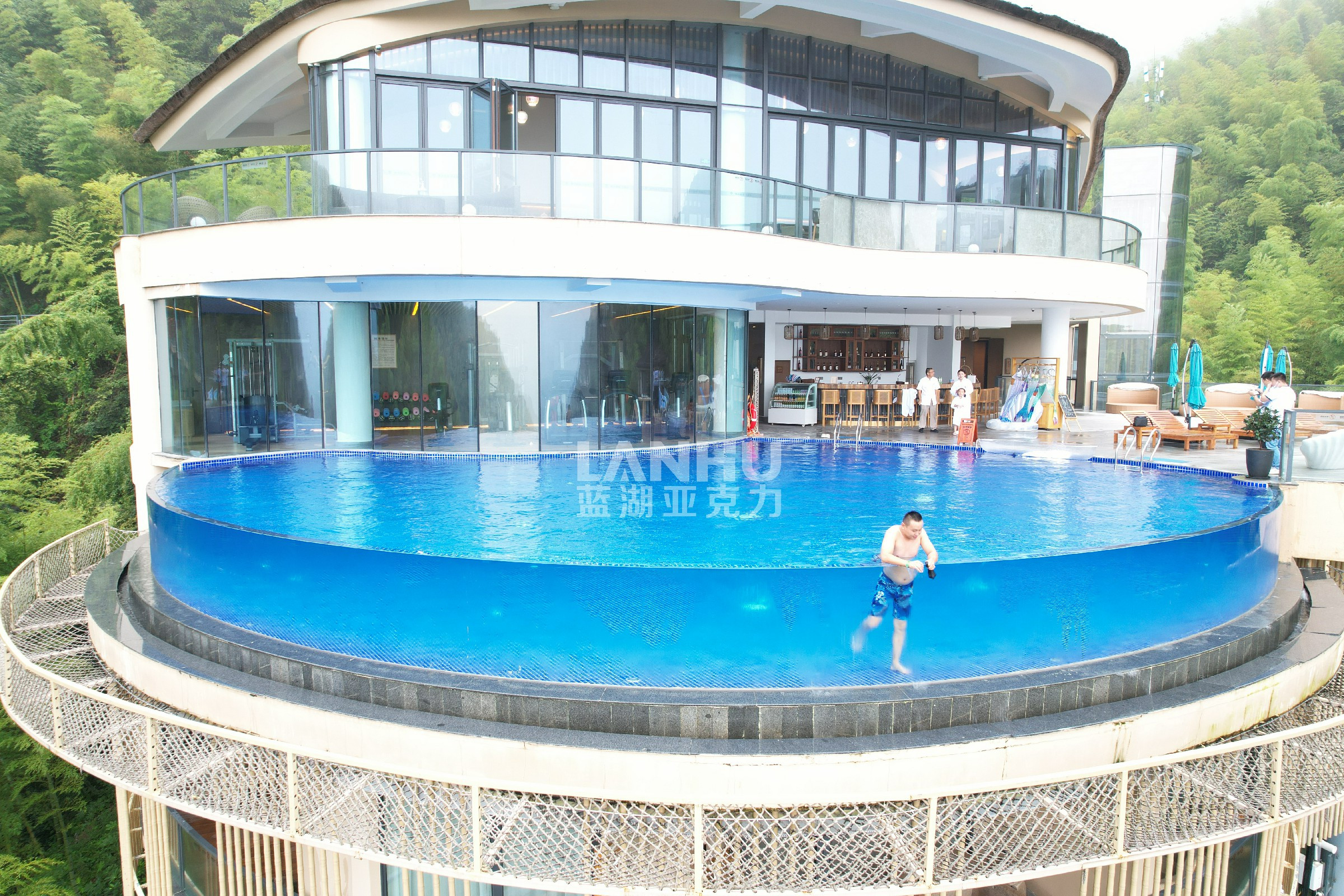 试试酒店无边际泳池!视觉震撼,边界消失,高雅奢华集于一身