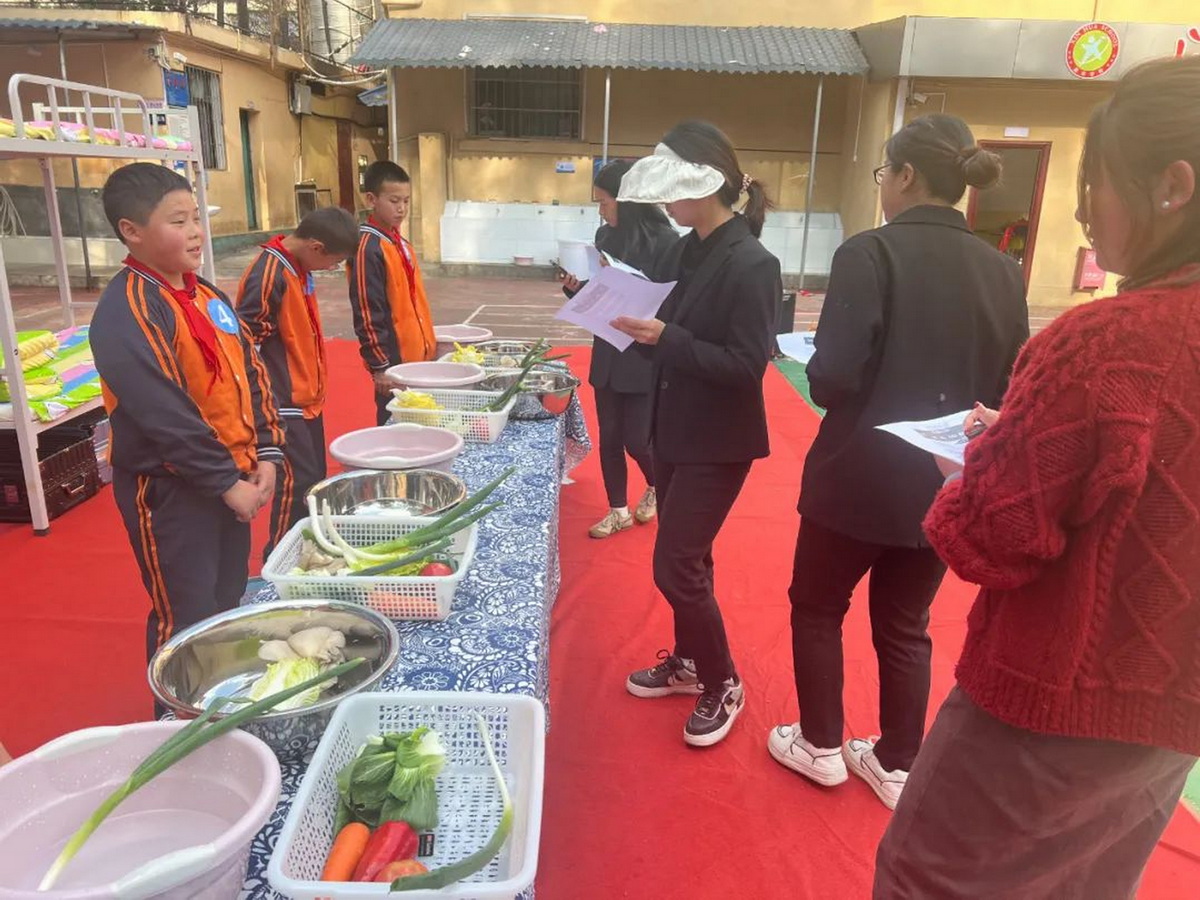 昭通鑫华学校关工委:以"劳"为美 "育"见成长