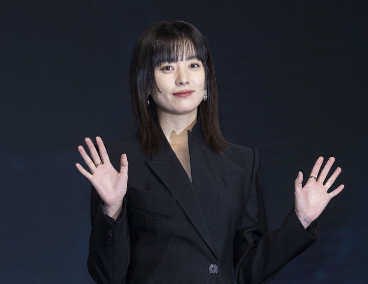 韩孝周"短发造型惨不忍睹",粉丝看了以后崩溃:脸变得好宽