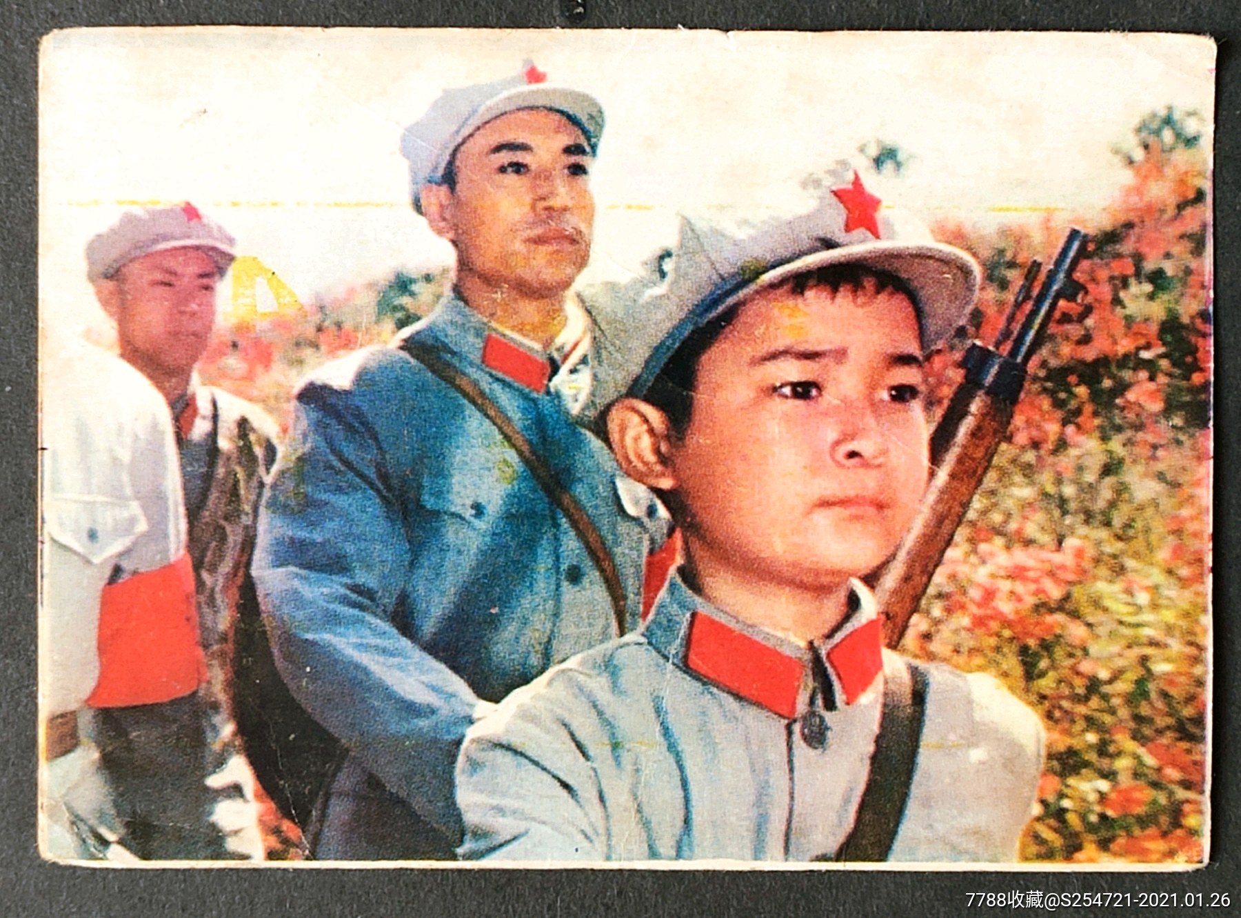 以下是小编为大家搜集的红色电影回顾(一般12篇). 欢迎