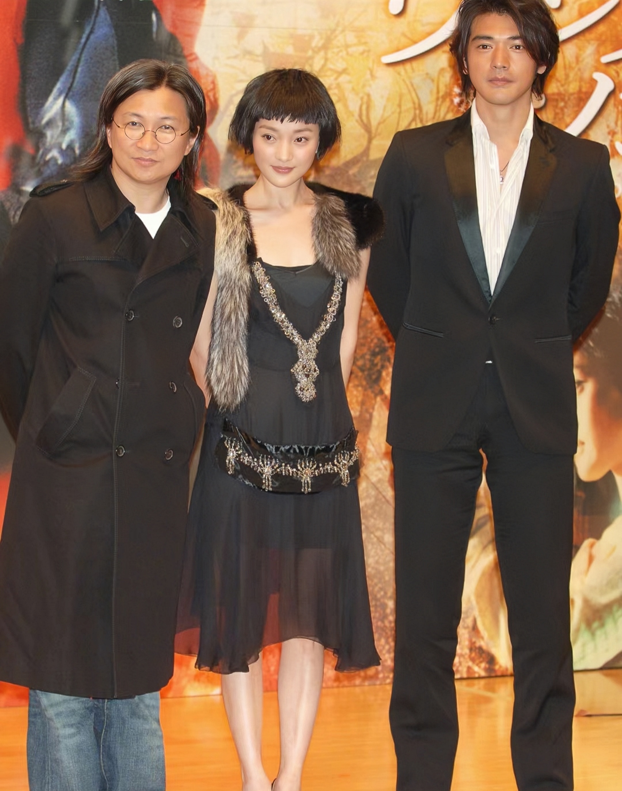 周迅最漂亮的时期,就是李大齐给她打理的那几年,她之前的穿搭,简直就