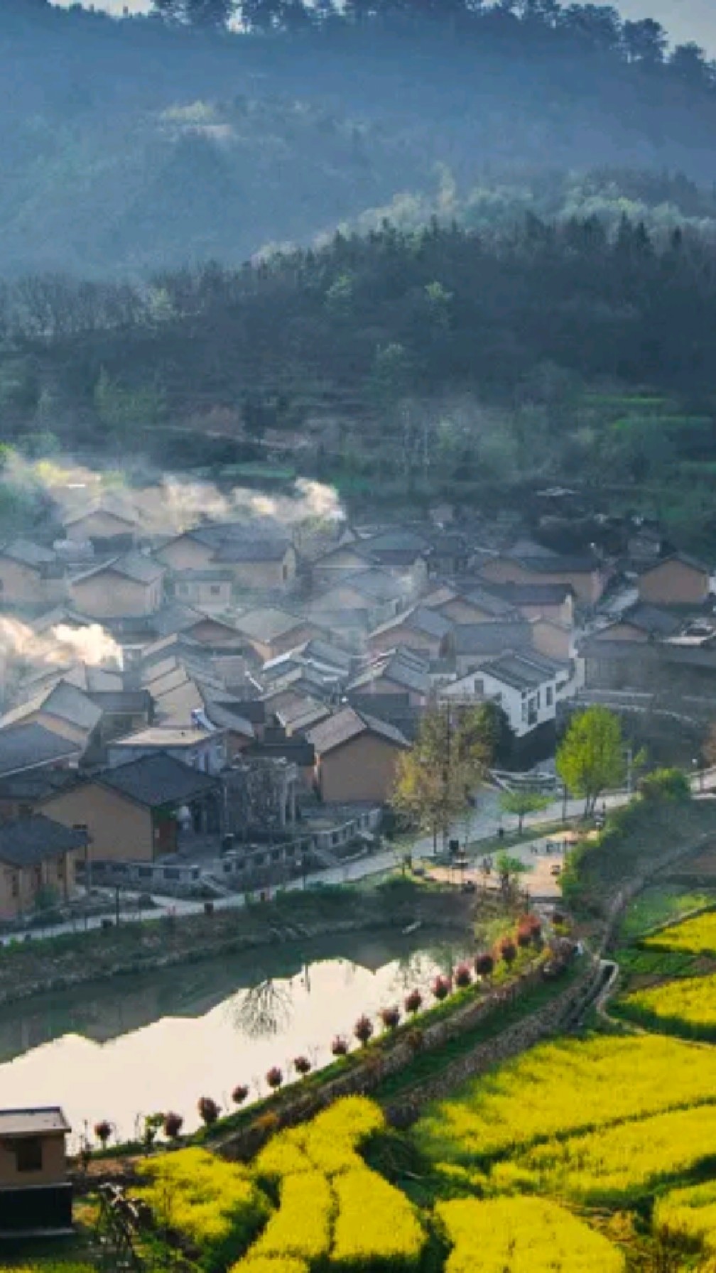 河南新县西河古村的春天就像一幅卷轴山水画卷,徐徐展开