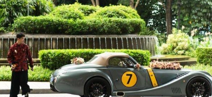 韦世豪奢华生活曝光!300万超跑配汕头牌照,开豪车娶白富美赢麻