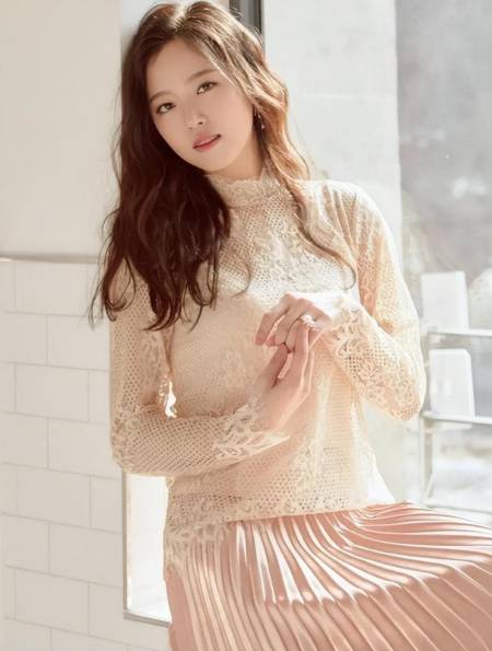 为艺术献身的女星姜汉娜中