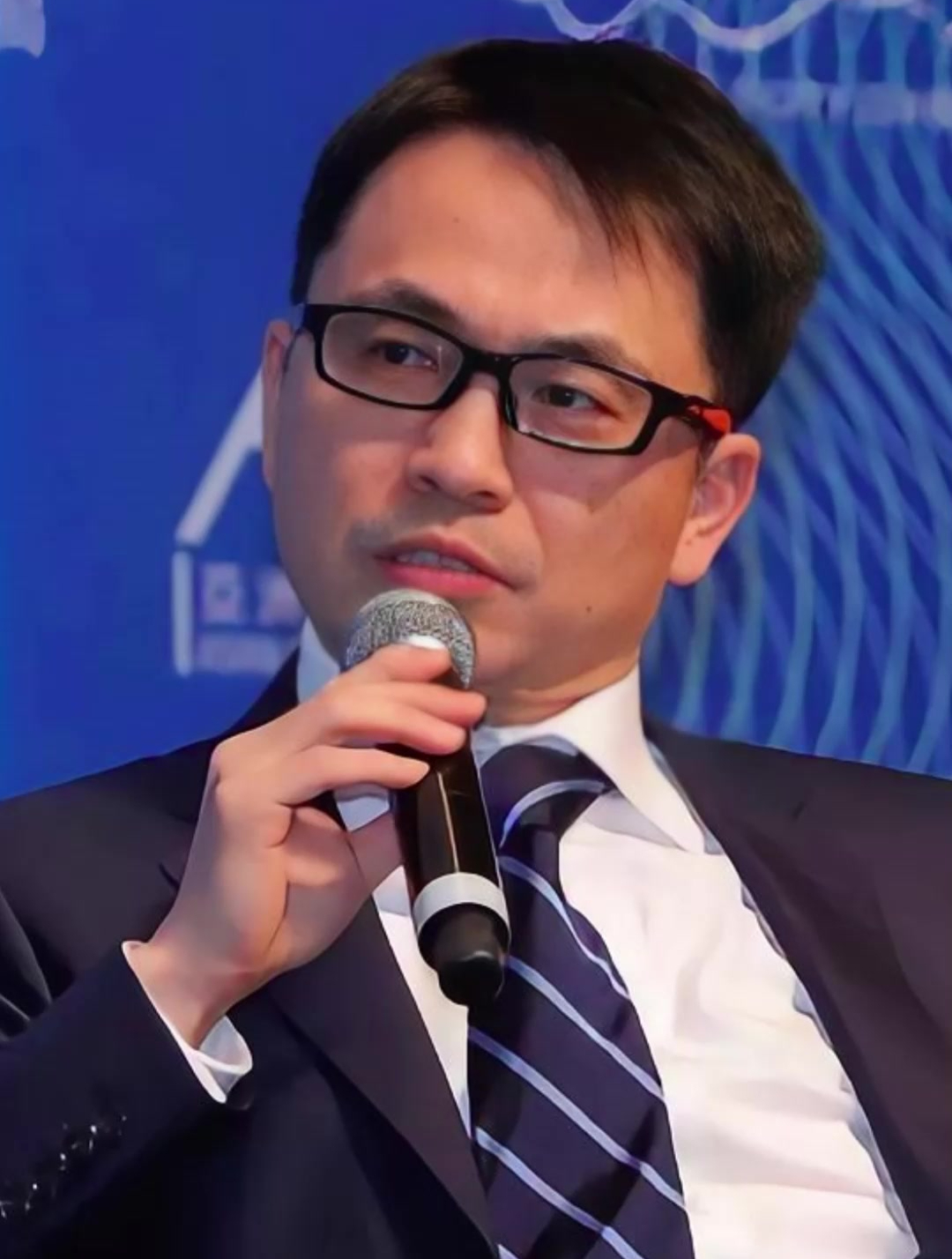 张磊给耶鲁大学捐款888亿美元!有人说他吃里扒外,下一秒被打脸