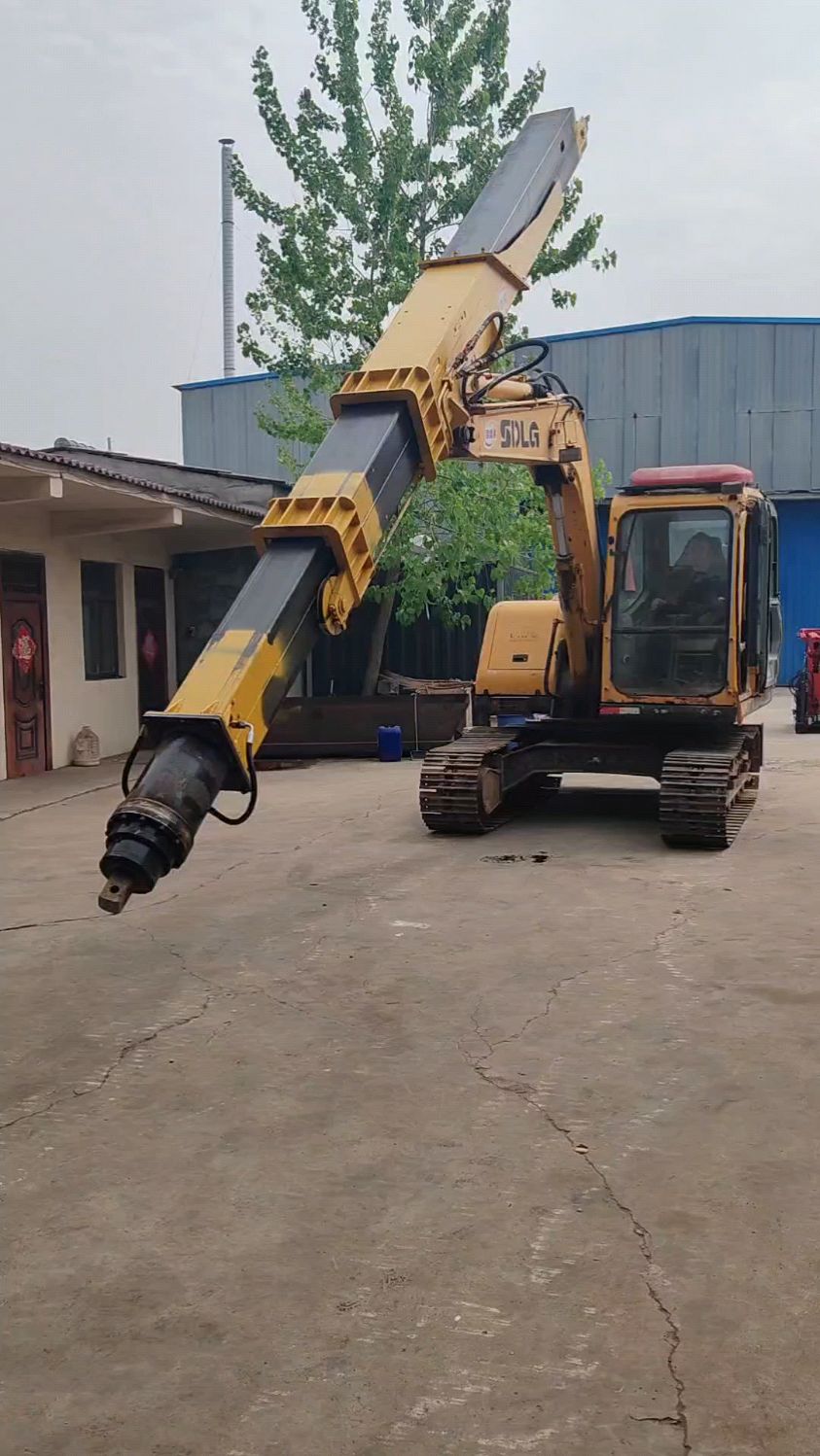 挖掘机伸缩臂打桩机 挖改旋挖钻机 挖掘机改装地基打桩机-度小视