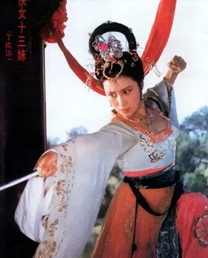 演员丁岚一辈子不愁吃喝为何59岁仍孤身一人