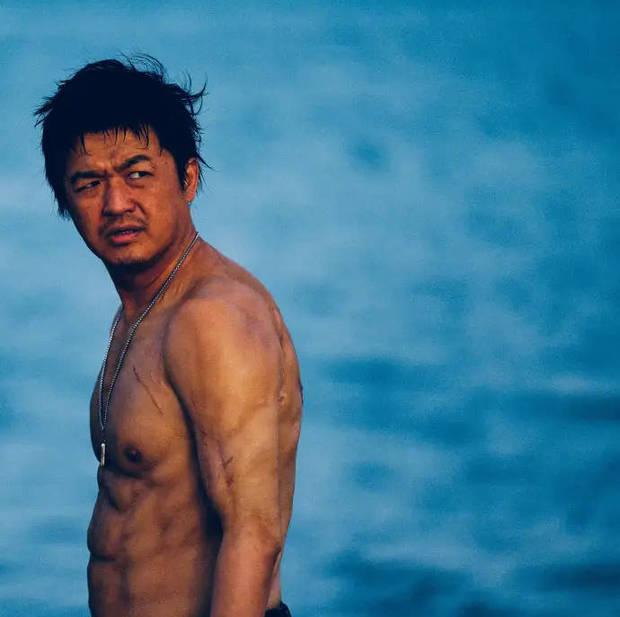 包贝尔最新照片胖到不易辨认 肚子突出双下巴明显!