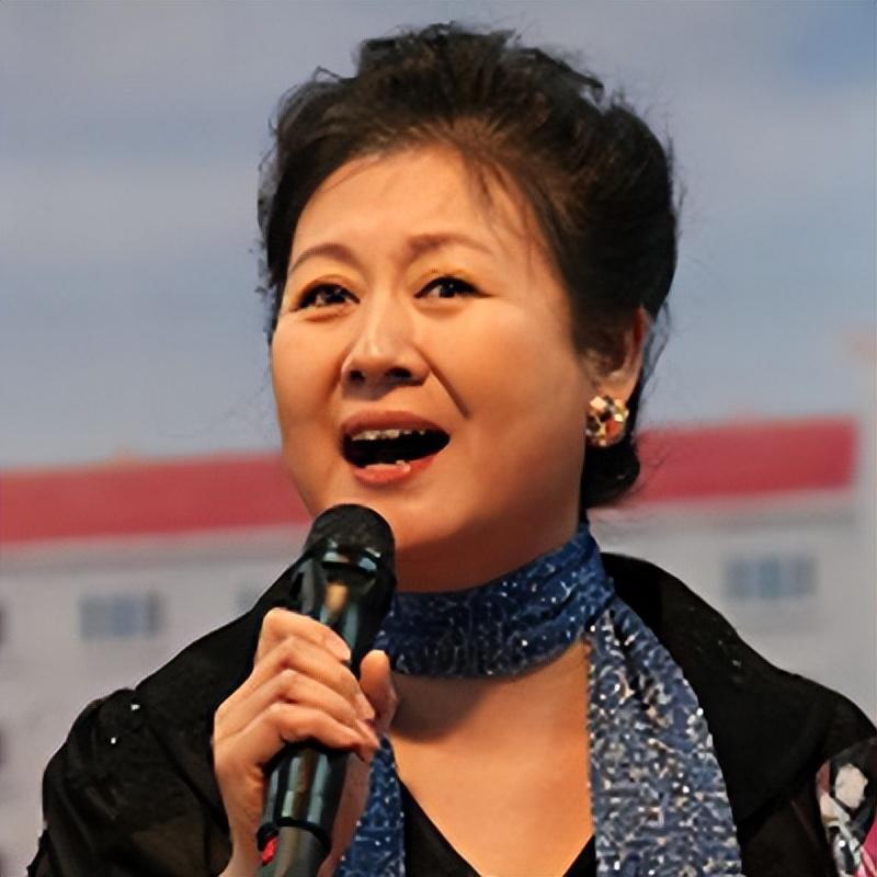 著名演员黄晓娟丧父丧母亲弟病逝如今儿子李赫是她最大骄傲