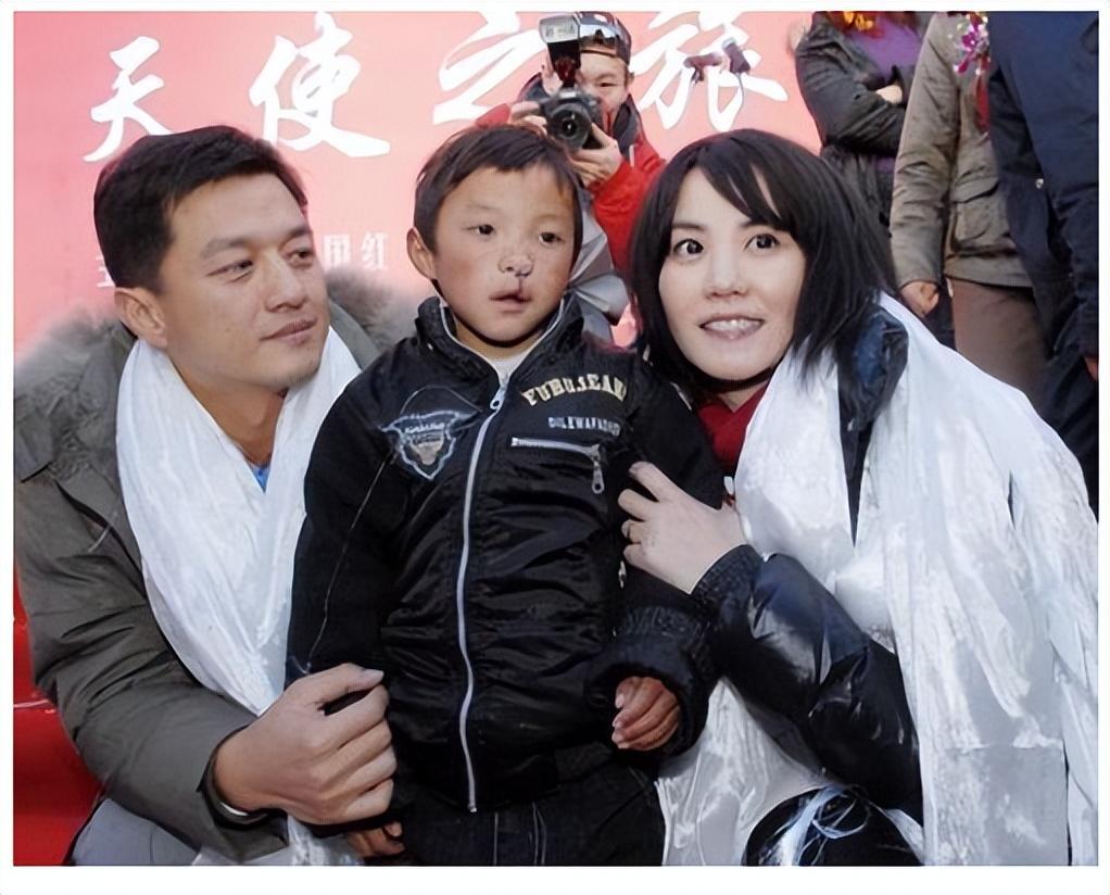 和王菲谈恋爱是什么感受梁龙不是一个世界人她永远看不见你