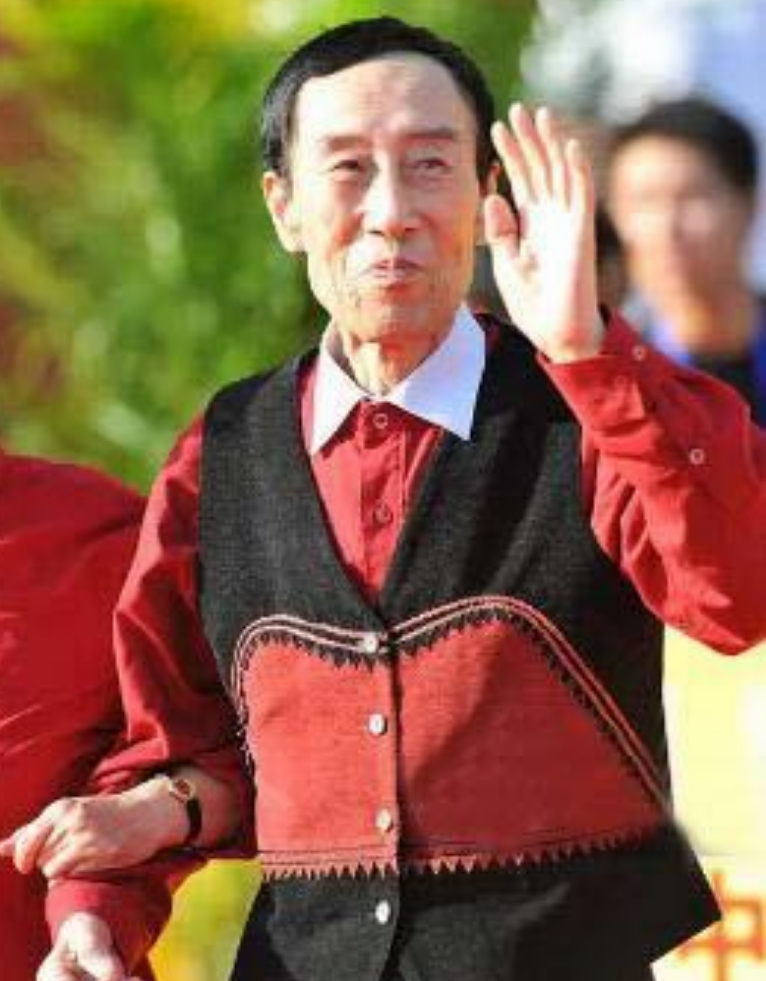 回顾梁音74岁丧偶女儿撮合他再婚89岁病逝遗孀坚持令人泪目