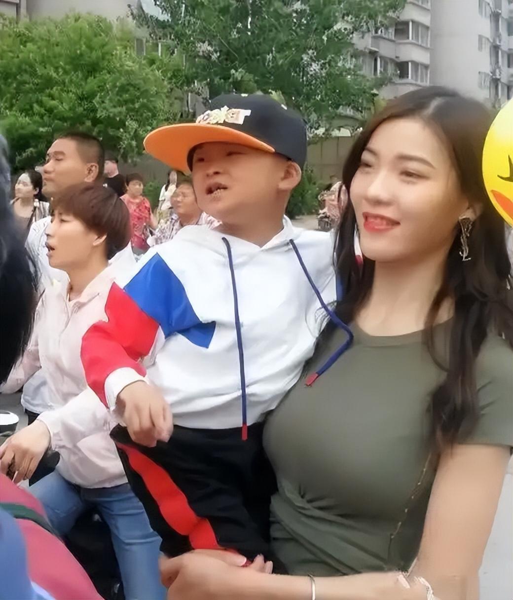 2015年江西7岁男孩范小勤因酷似马云爆红如今怎样了