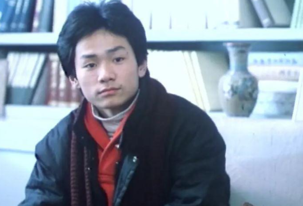 回顾果靖霖妻子去世他发誓永不再娶53岁无儿无女独自生活