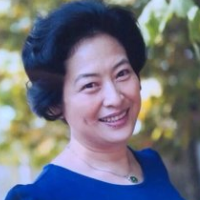 回顾一级演员许娣23岁嫁初恋婚后随夫姓拍戏赚的钱全给他