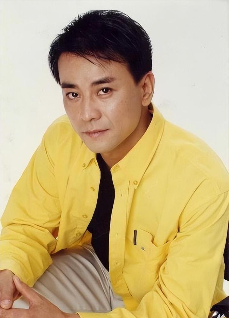 回顾演员罗钢娶小23岁郝蕾陪娇妻战胜遗传病48岁老来得子