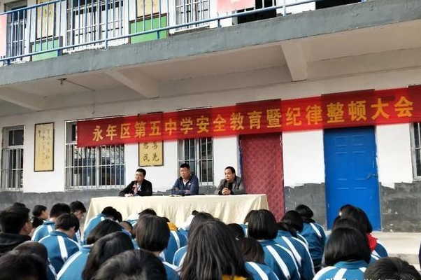 河北再出事了!"初中生被同学灌开水",校方的处理让人无法接受