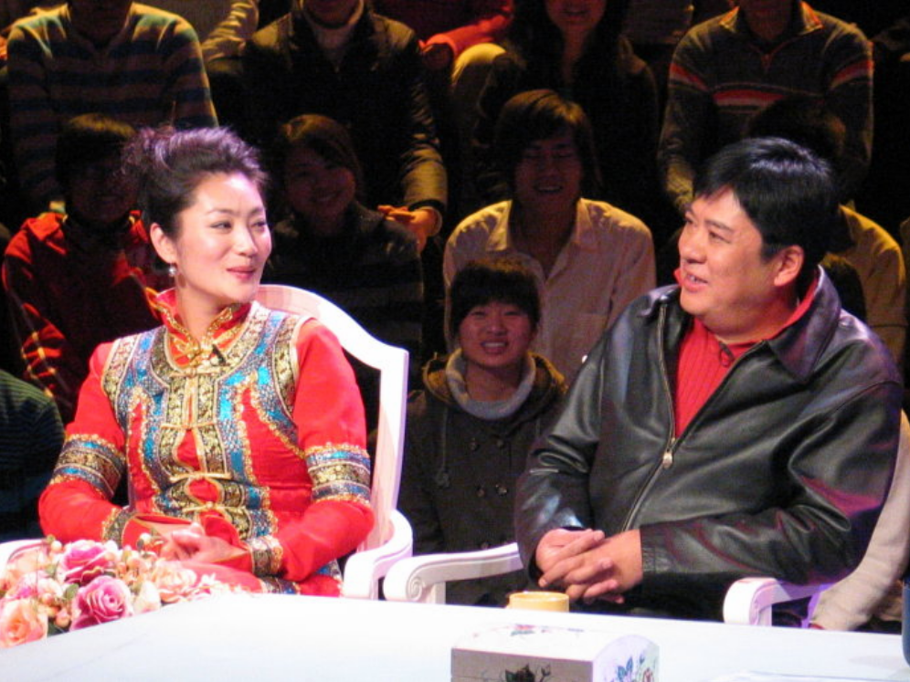 回顾演员张潮二婚娶小20岁娇妻62岁老来得女大女儿是他的骄傲