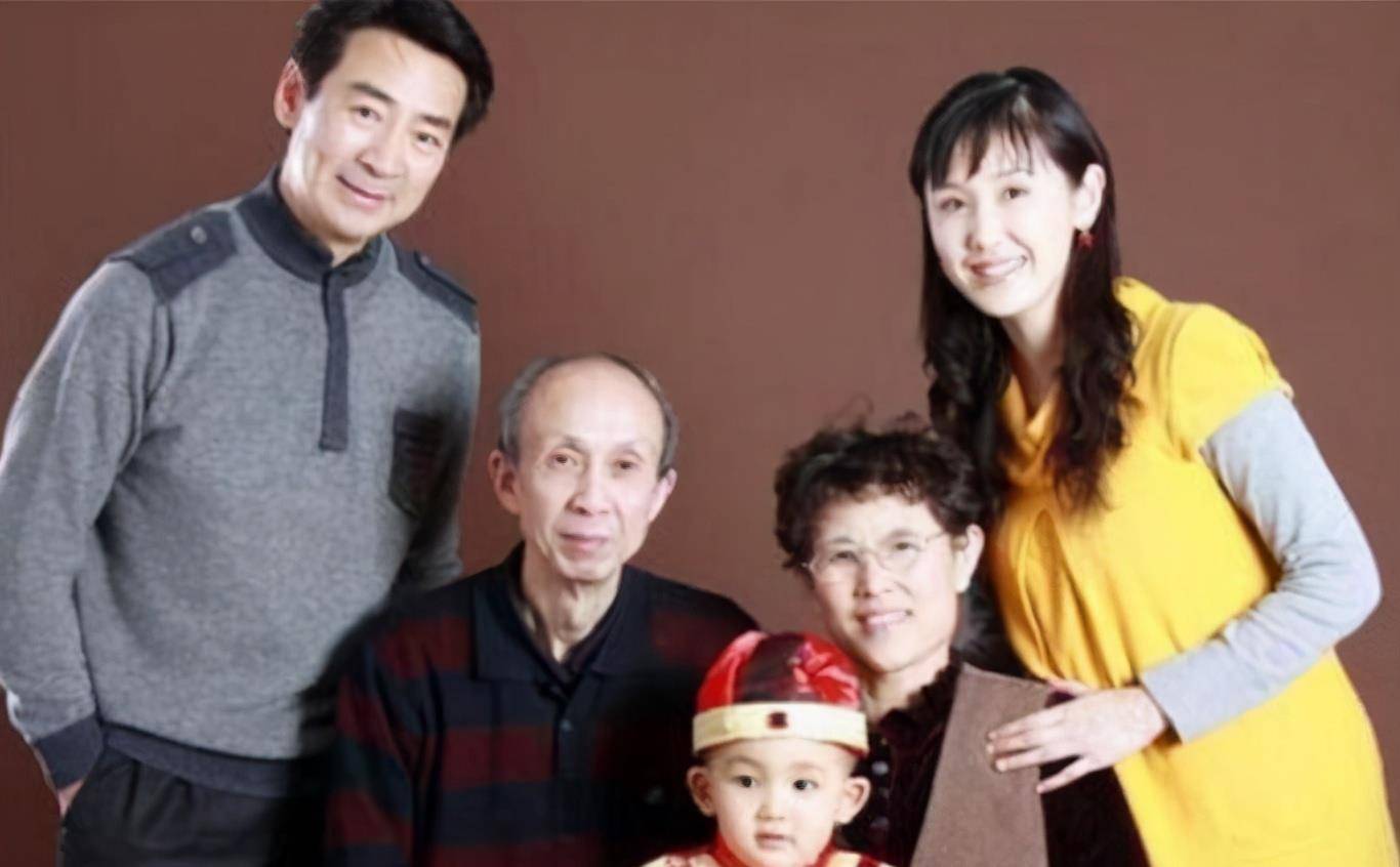 回顾69岁的寇振海二婚娶小娇妻比自己岳母年纪还大却坚持尽孝