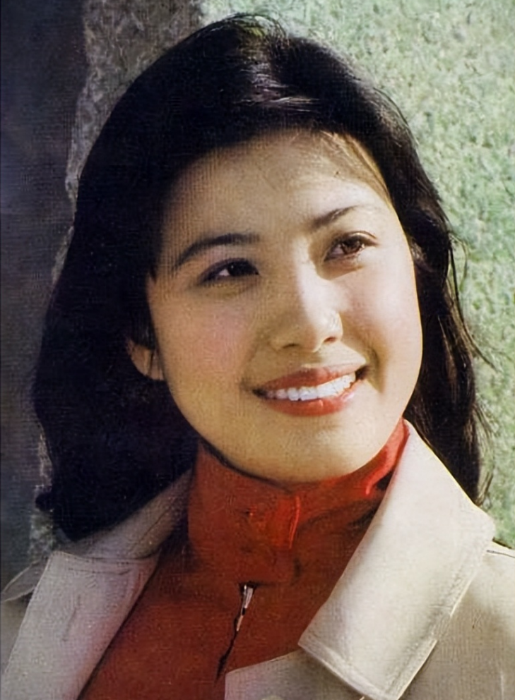 回顾吴玉华不愿丁克与前夫汪俊离婚改嫁画家连生两胎现状如何