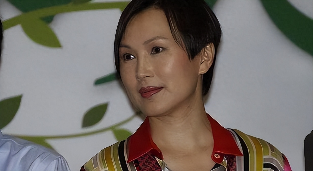 此时此刻的陈秀雯已经一贫如洗,所有的家当和积蓄都被林国雄骗走一空.