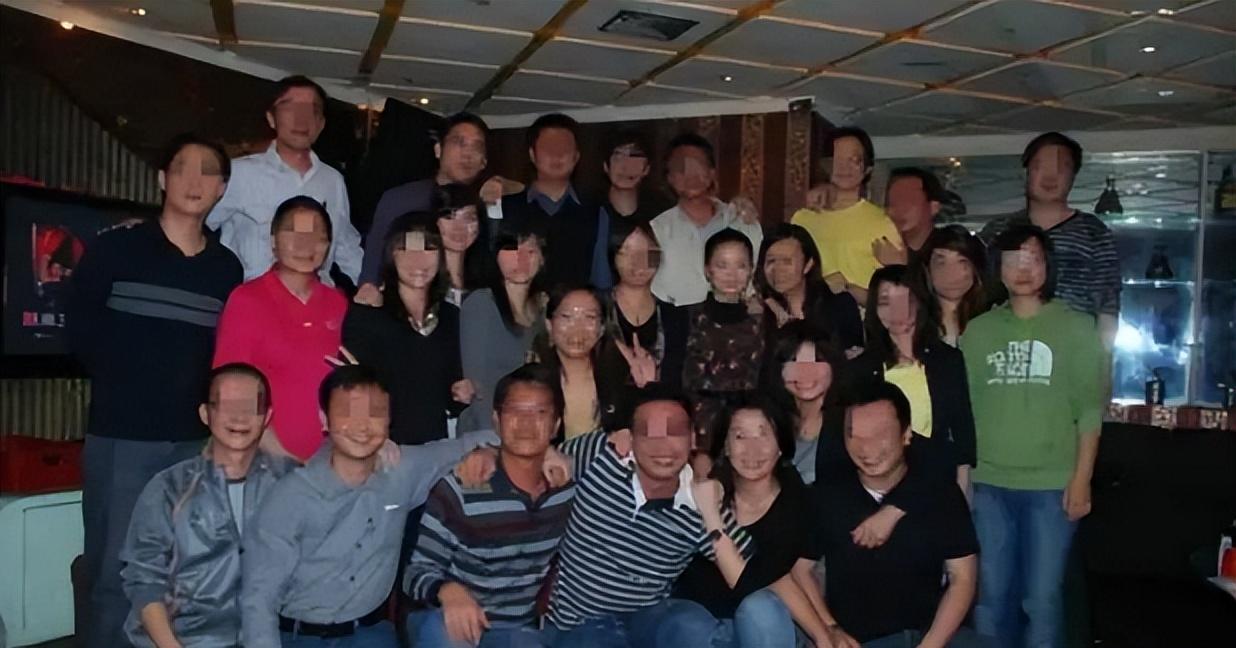 2019年一家三口街头被杀死者家属大儿子因放学较晚逃过此劫