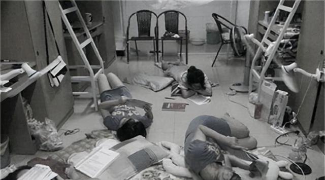 2004年天津女高中生失恋殉情,害怕一个人死去,却让全宿舍人陪葬