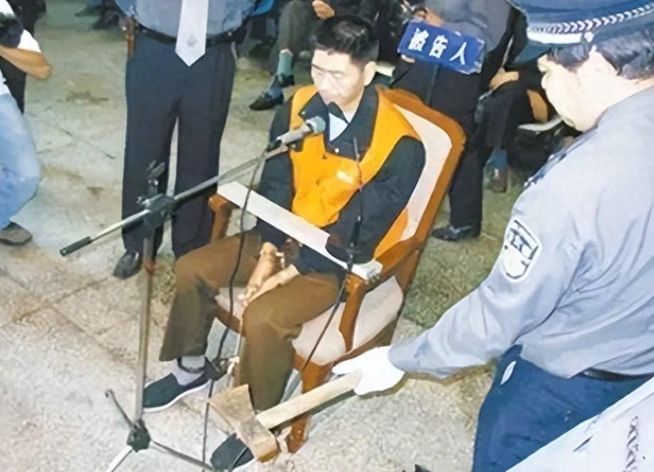 回顾村霸被情人告发判5年出狱后谋划半年报仇案发2周结束一生