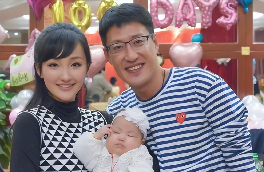 于震的老婆辛月的照片图片