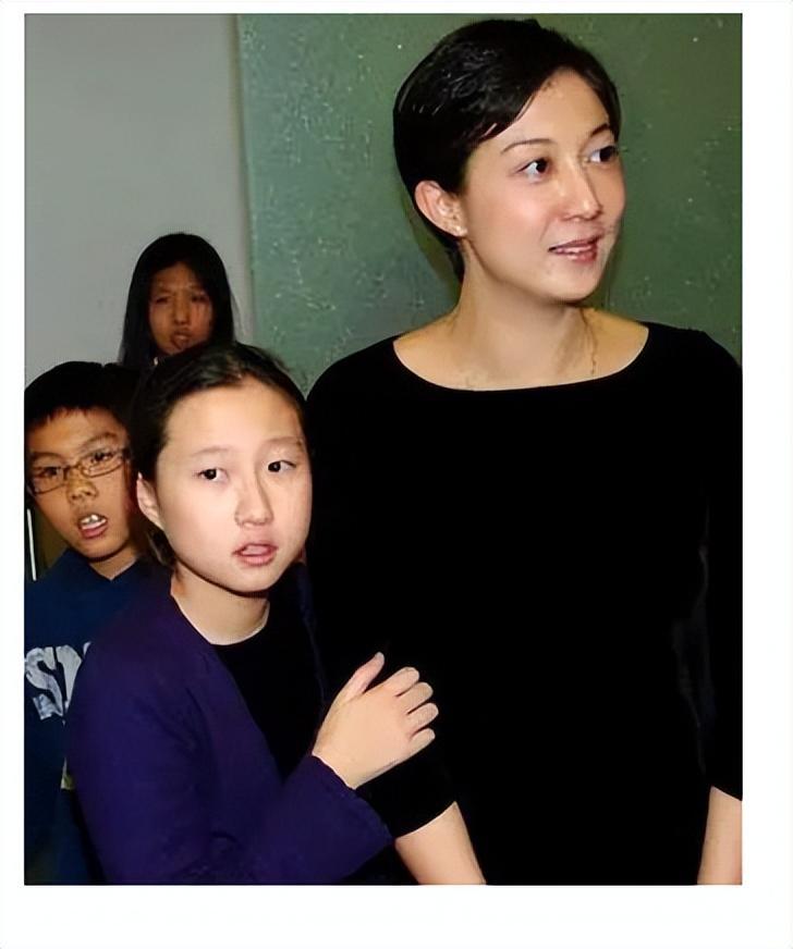 28年夜夜折磨成龙邓丽君私生子真相浮出水面起底成龙的风流史