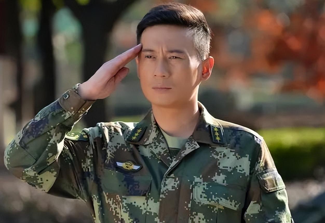 《特种兵之火凤凰》就是一部集结实力派演员,讲述女兵成长故事的热血