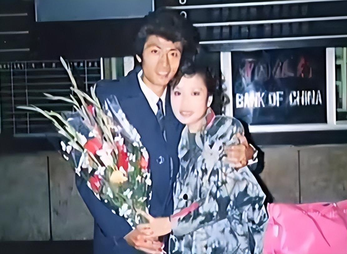 回顾陆剑民一封信定情娶西北歌后胡月结婚33年浪漫依旧