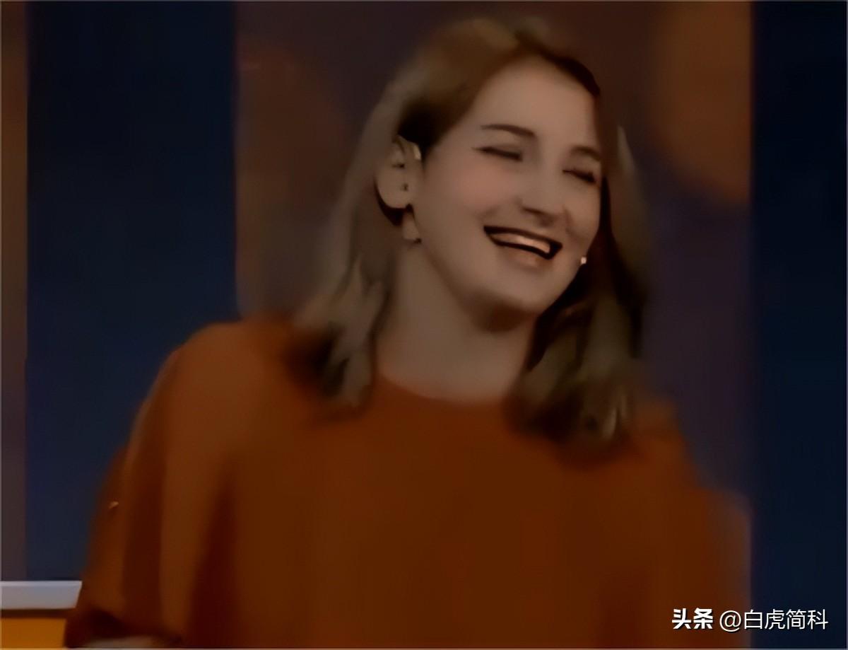 2012年,22岁的辛迪告别她的国家和父母,只身一人从法国飞来了中国重庆